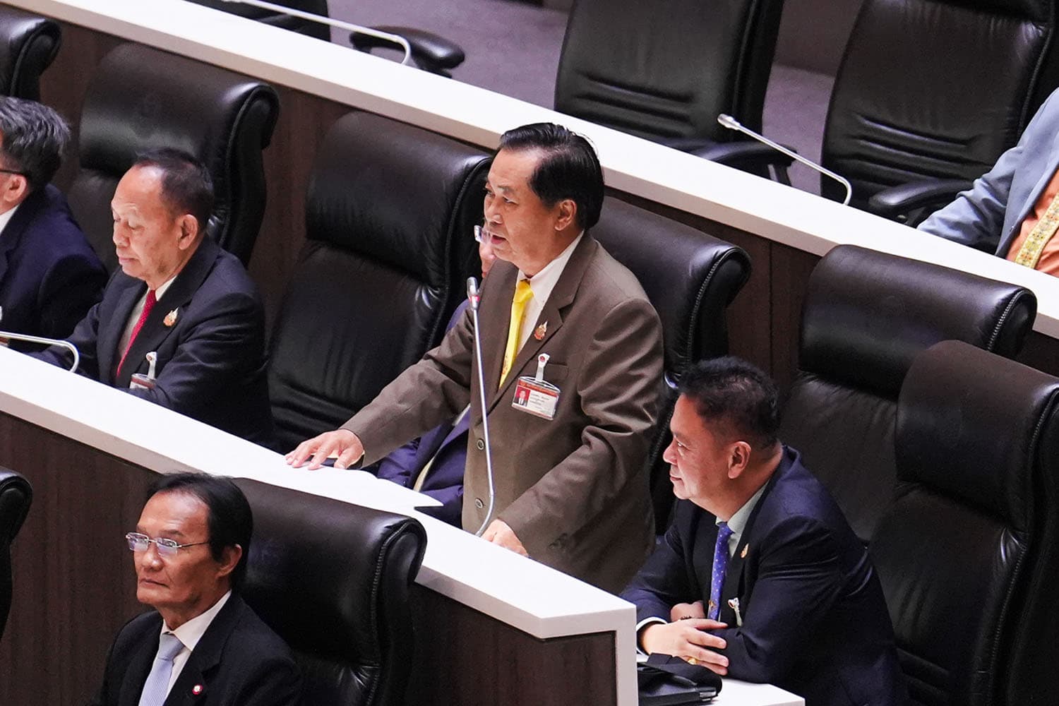 ‘อดิศร’ ลั่นแค่ 1 นาที ก็ไม่อาจวางใจให้ ‘อนุทิน’ เป็นรัฐบาลได้ เหตุเอี่ยวคดีฮั้ว สว.