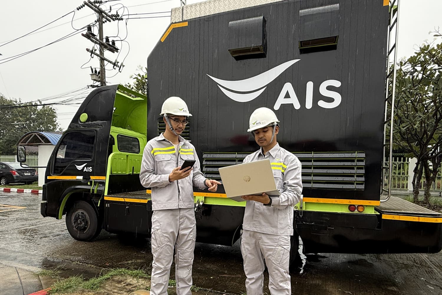 AIS เฝ้าระวัง ‘คัลแมกี’ ทีมวิศวกรดูแลโครงข่าย 24 ชม.