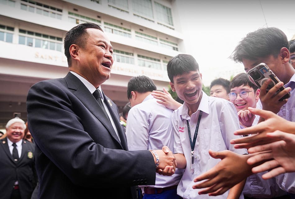 ‘นายกฯหนู’ เยี่ยม ‘รร.เก่าอัสสัมชัญ’  ฝากเด็กทำดี-ตอบแทนชาติ