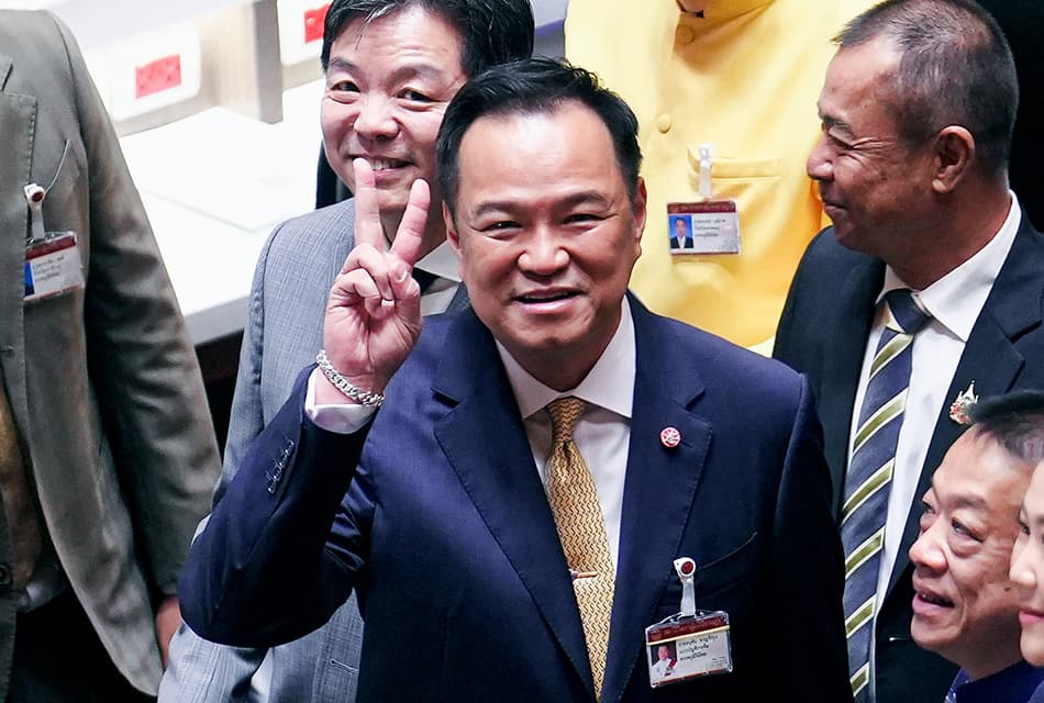 ‘นายกฯหนู’ นำคณะรัฐมนตรี แถลงนโยบายต่อรัฐสภา ขณะที่ ‘สส.-สว.’ ขอถ่ายรูปชื่นมื่น