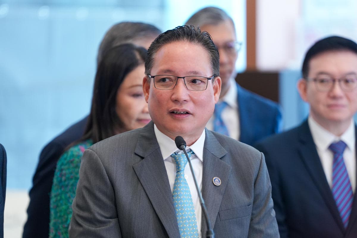 anutin-economic-team-thai-bankers-association-discussion-smes-SPACEBAR-Photo03.jpg