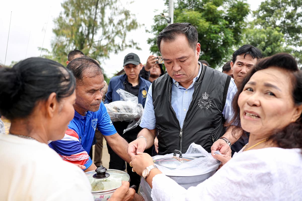 anutin-flood-aytthaya-27sep25-SPACEBAR-Photo02.jpg