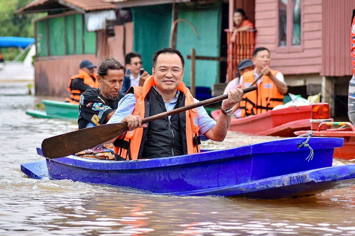 anutin-flood-aytthaya-27sep25-SPACEBAR-Photo06.jpg