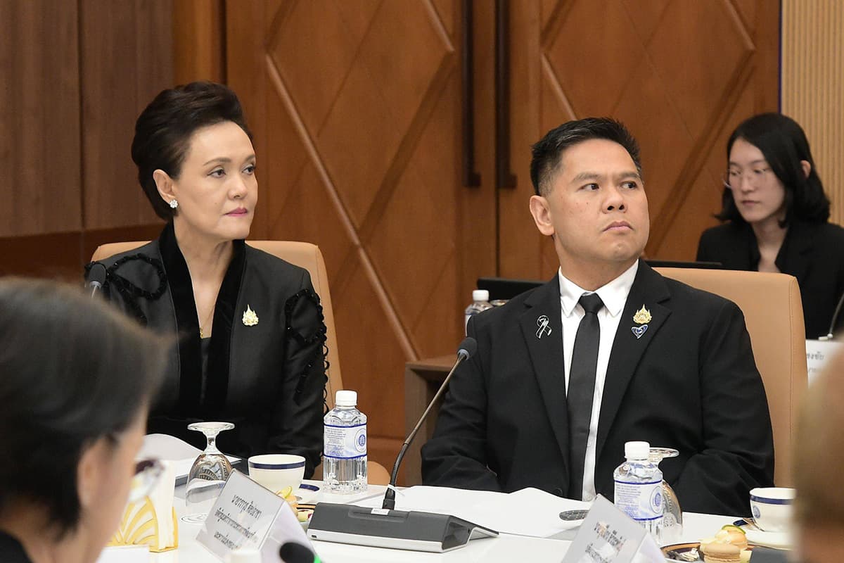 anutin-holds-meeting-at-mfa-drives-economic-team-SPACEBAR-Photo04.jpg