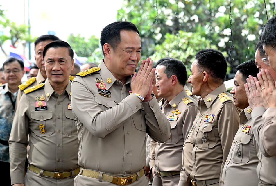 ‘อนุทิน’ เข้า ‘มหาดไทย’ มอบนโยบายข้าราชการ