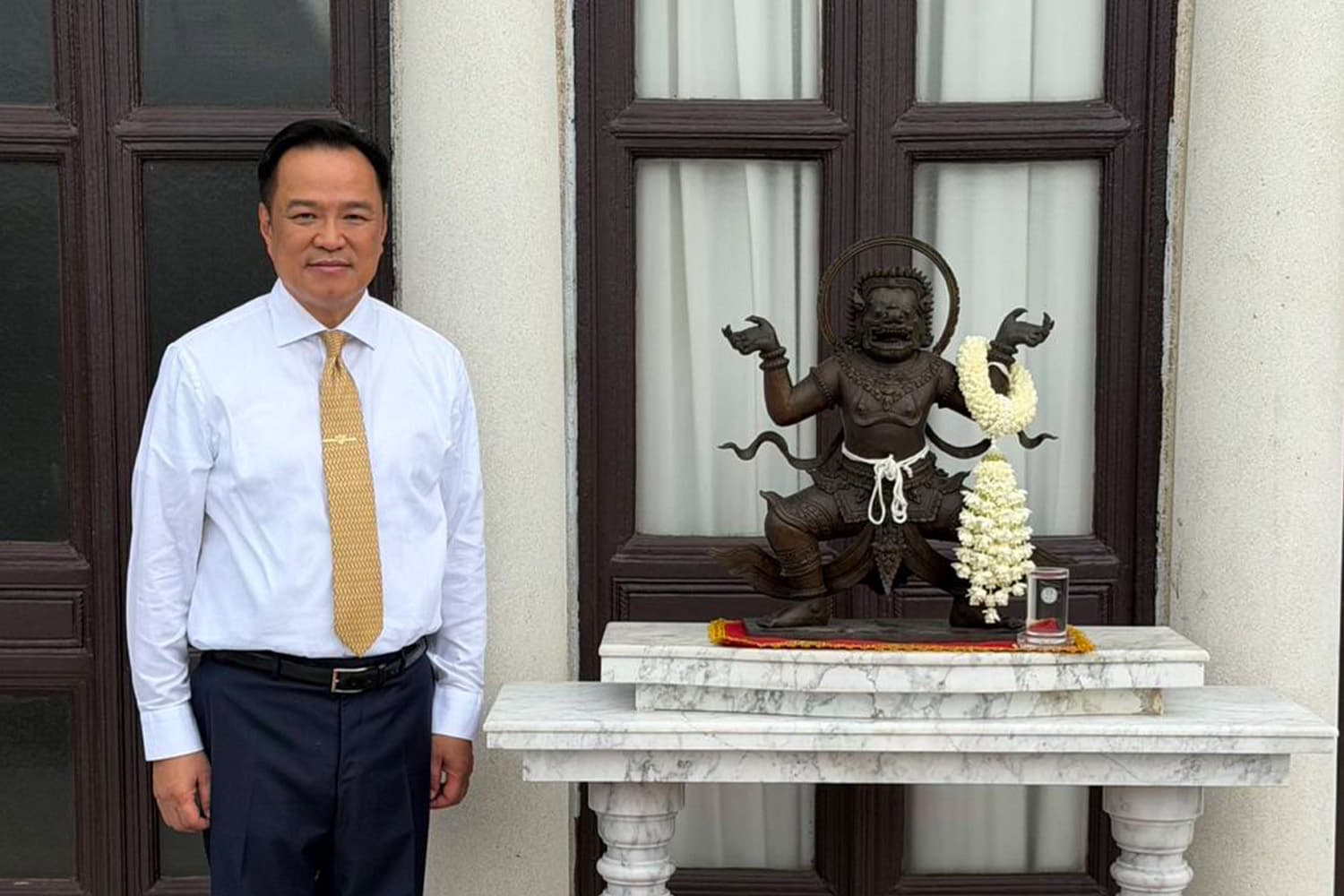 ‘อนุทิน’ ย้าย ‘องค์นรสิงห์’ กลับตึกไทยคู่ฟ้า