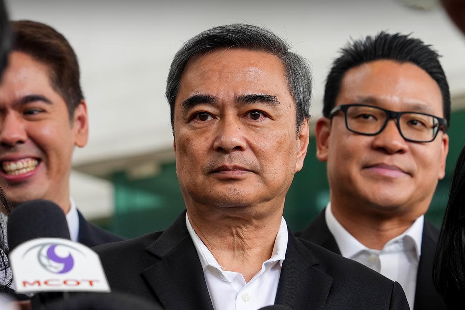 ‘อภิสิทธิ์’ ผุดแคมเปญ ‘สส.ที่ดี คุณเองก็เป็นได้นะ’