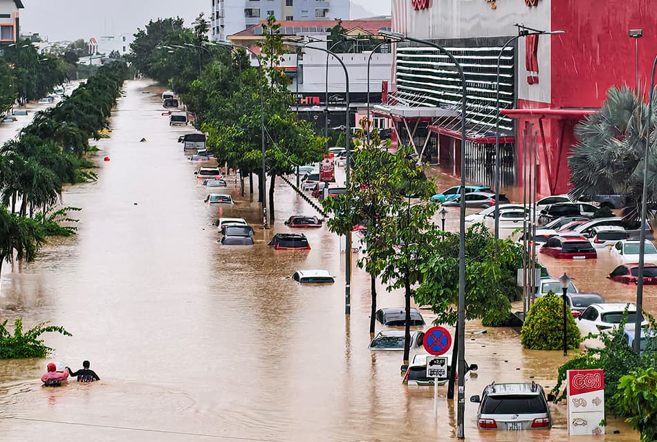 เวียดนามช้ำ! เจอน้ำท่วมหนัก บ้านเรือนกว่า 5 หมื่นหลังจมบาดาล ดับแล้ว 43 ราย