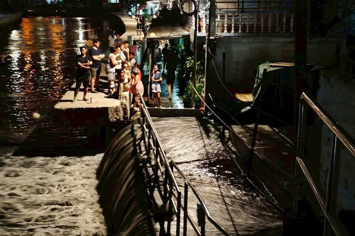 bangkok-high-tide-warning-chao-phraya-flood-risk-april-2026-SPACEBAR-Photo01.jpg