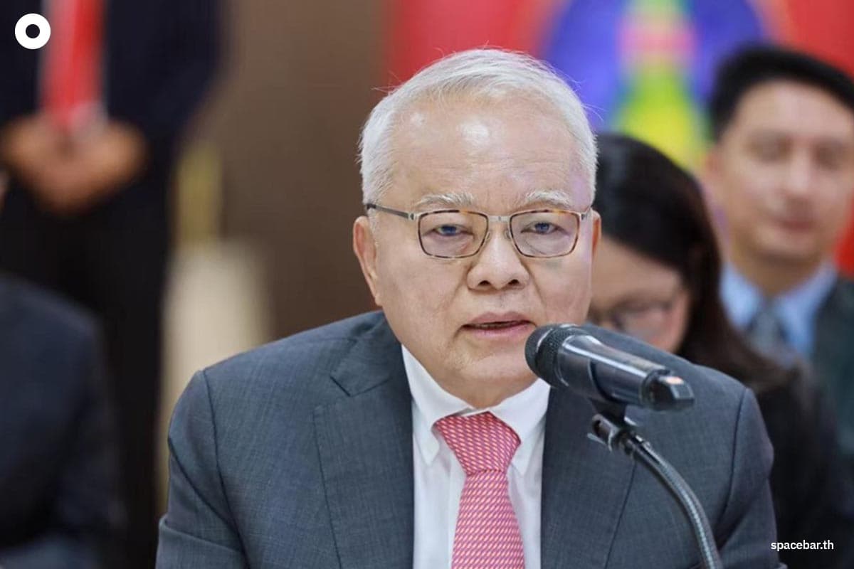 คุณเสถียร เสถียรธรรมะ ประธานเจ้าหน้าที่บริหาร บริษัท คาราบาวกรุ๊ป จำกัด (มหาชน) 