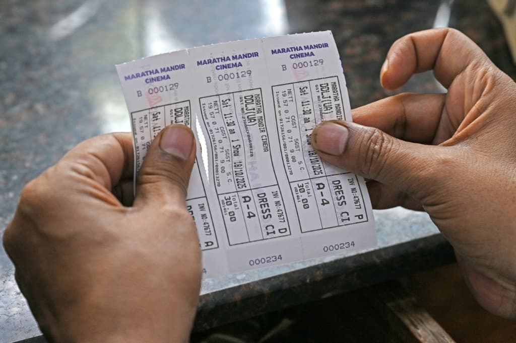 โรงภาพยนตร์อาจเห็นการจองออนไลน์สำหรับภาพยนตร์ใหม่หลายร้อยเรื่อง แต่มีเพียงส่วนน้อยของผู้ชมที่ไปชมด้วยตนเอง