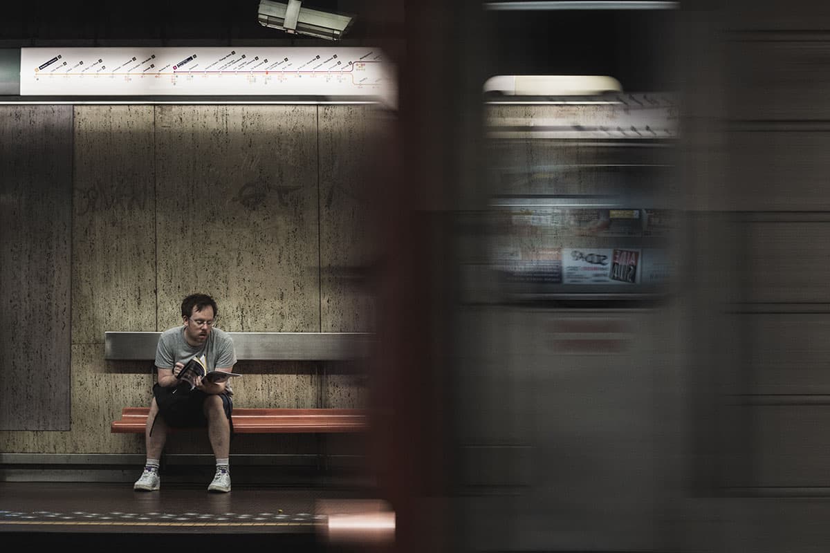 book_still_exists_because_people_consider_SPACEBAR_Photo04_c2a9120c6c.jpg