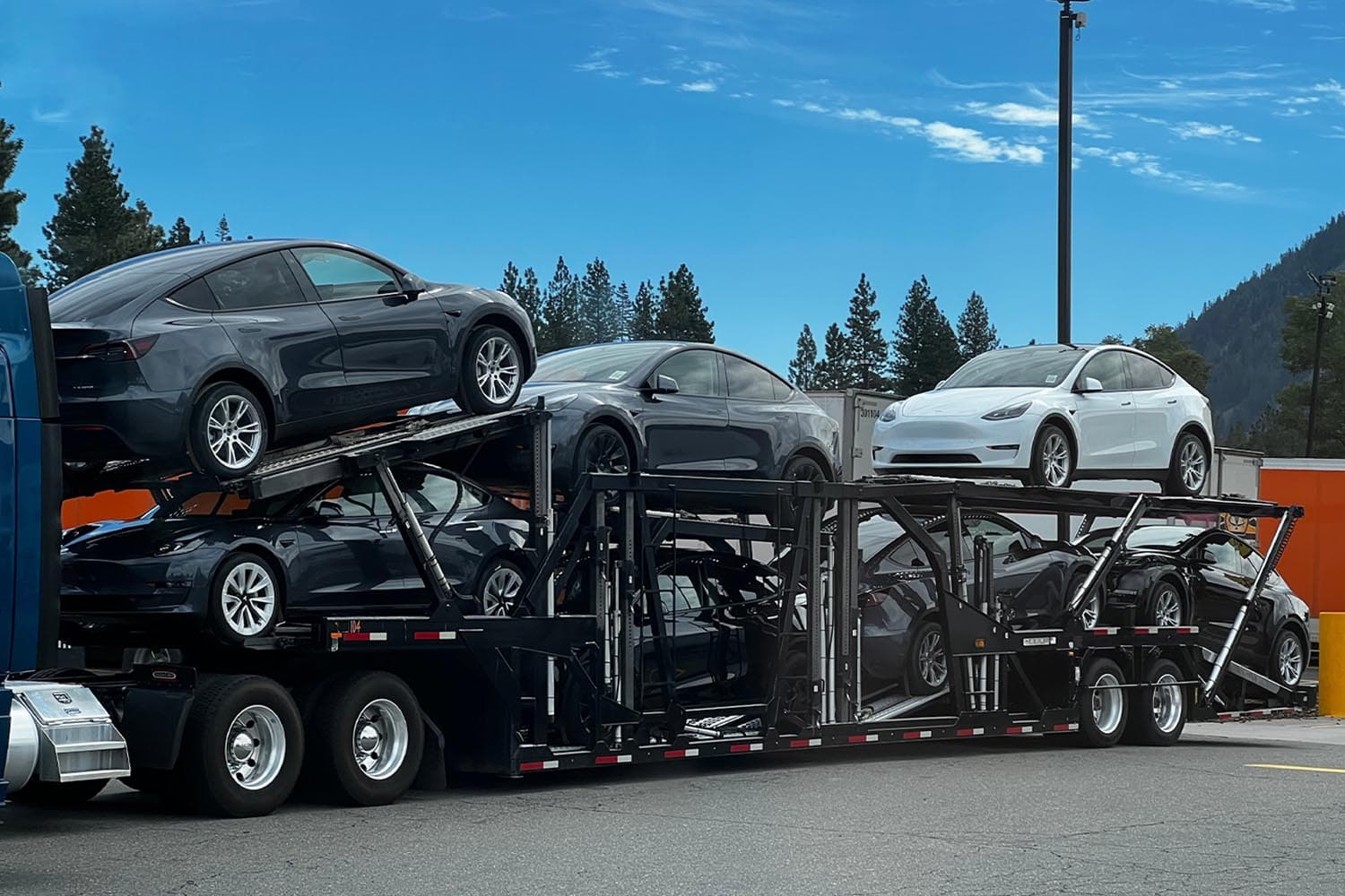 ตลาดรถยนต์สหรัฐฯ ปี 2026 ส่อร่วง! หลังปี 2025 ยอดขายพุ่ง จากนโยบายภาษีทรัมป์