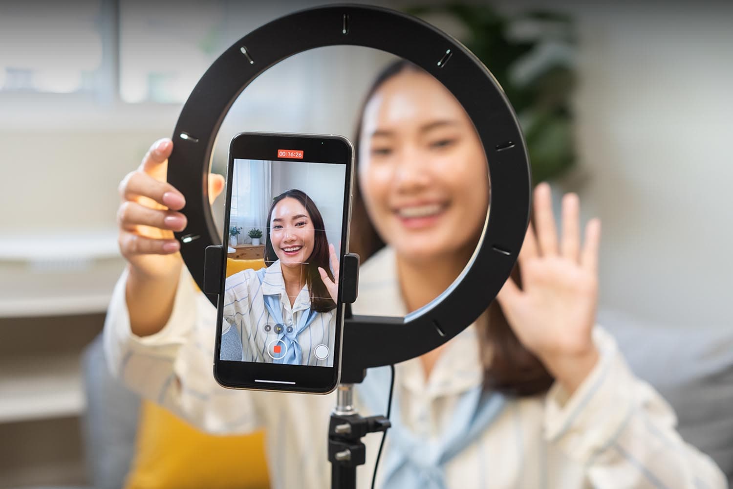 หรือไทยควรออกกฎคุมเข้มอินฟลูเอนเซอร์ให้รับผิดชอบคำพูดตัวเองแบบจีน