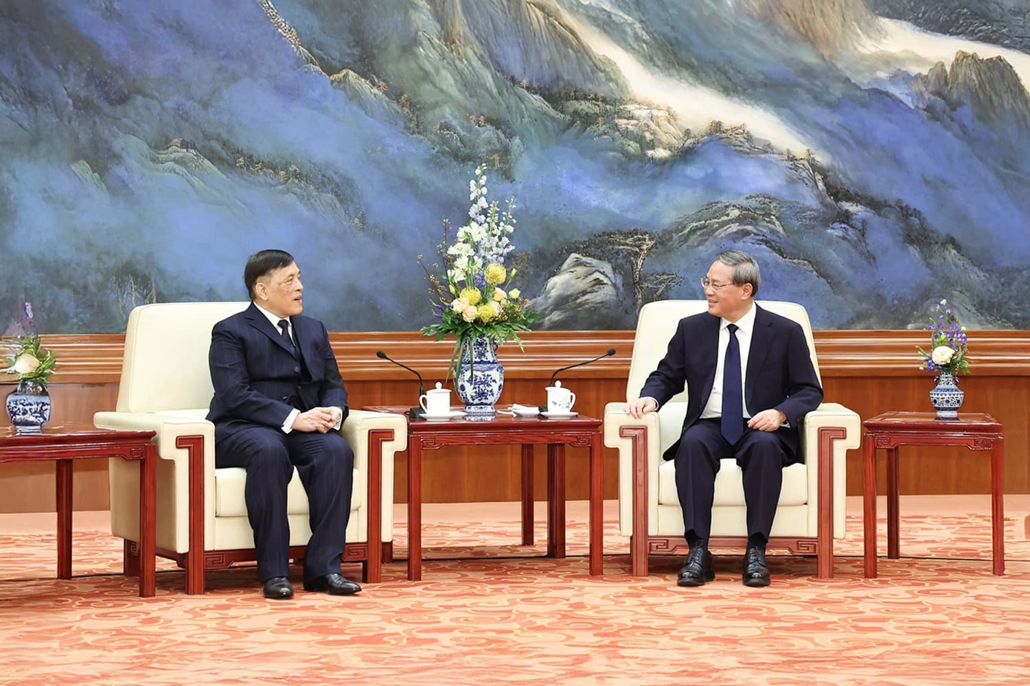 นายกฯ จีน เข้าเฝ้าพระบาทสมเด็จพระเจ้าอยู่หัว ณ กรุงปักกิ่ง เน้นย้ำจีน-ไทยใกล้ชิดดุจญาติมิตร