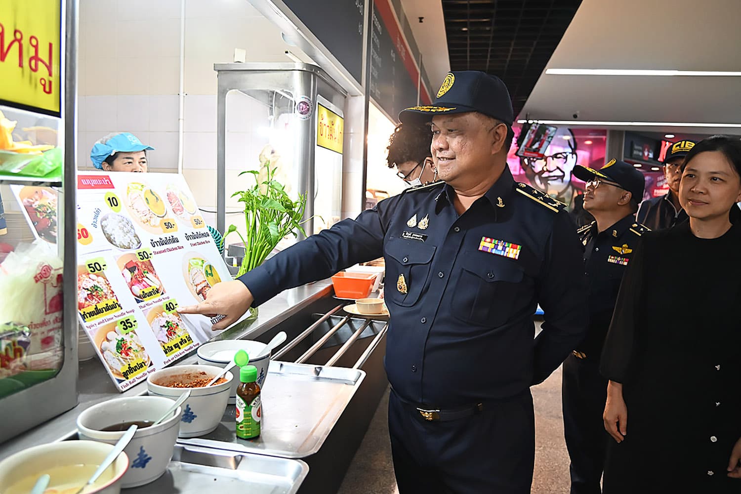 พาณิชย์คุมเข้มราคาสงกรานต์ สั่งห้ามขึ้นราคา