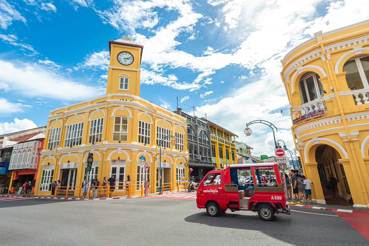 economic-business-thai-asian-tourism-SPACEBAR-Photo02.jpg
