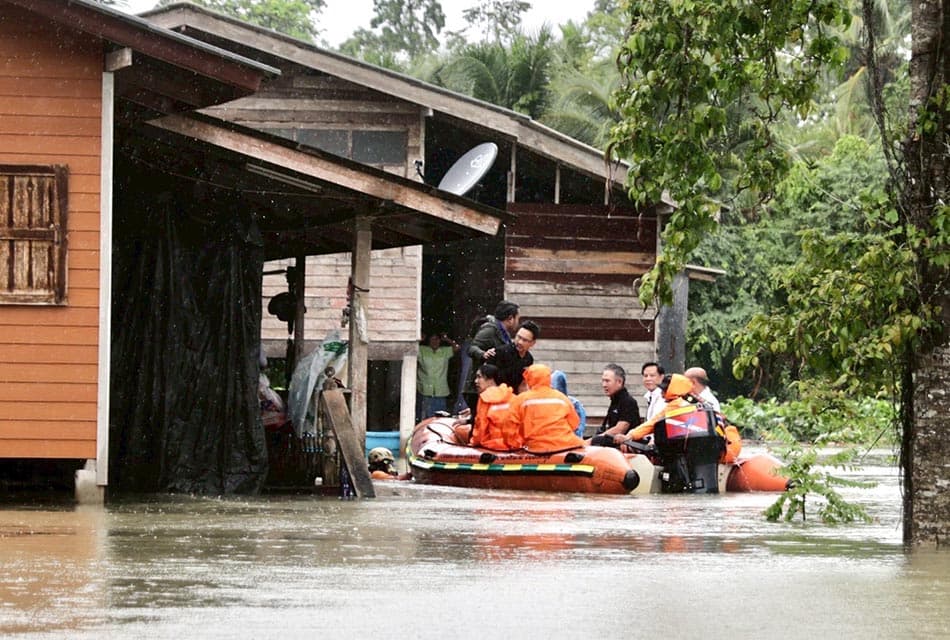 คลังอนุมัติขยายงบช่วยน้ำท่วมใต้ 9 จังหวัด จังหวัดละ 50 ล้าน