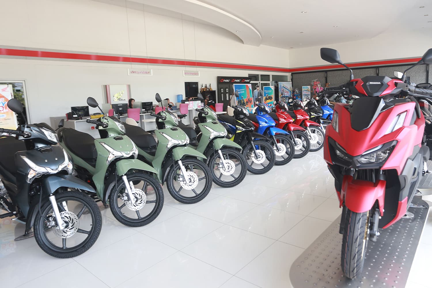 คนเมืองใช้เงินซื้อเวลา ซื้อมอเตอร์ไซค์เป็นรถคันที่สอง