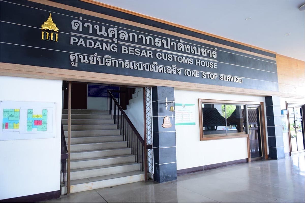 economic-business-thai-cross-border-trade-SPACEBAR-Photo01.jpg