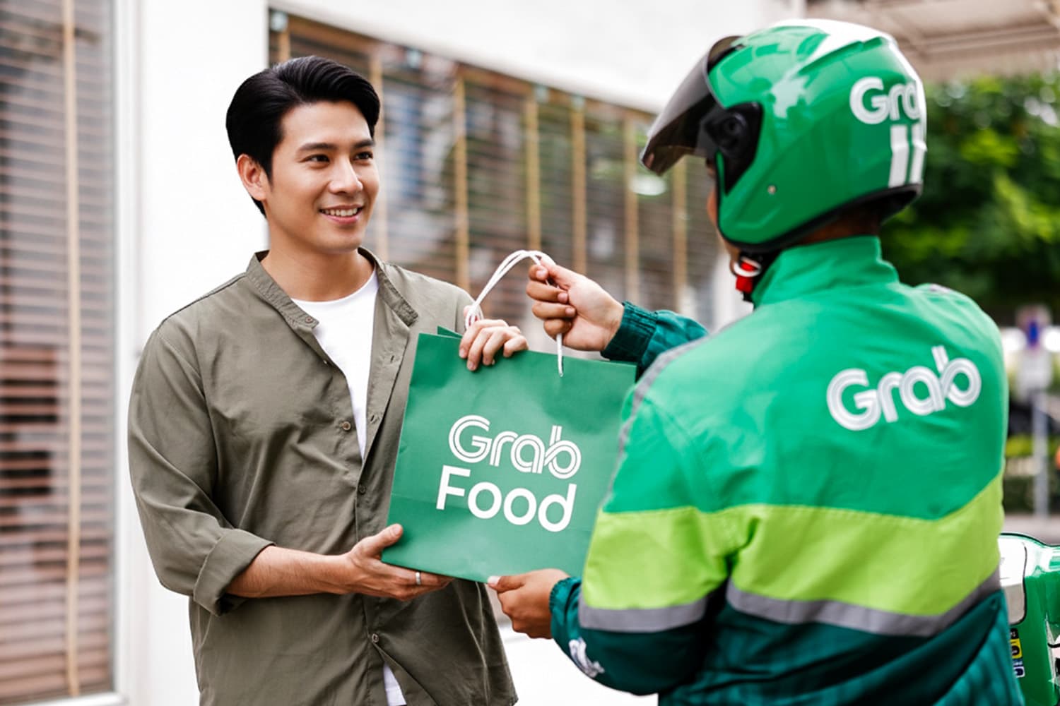 แกร็บฟู้ด เผยคนแห่ใช้ ‘คนละครึ่งพลัส’ ร้านเล็ก-สตรีตฟู้ดดยอดเพิ่ม 3 เท่า