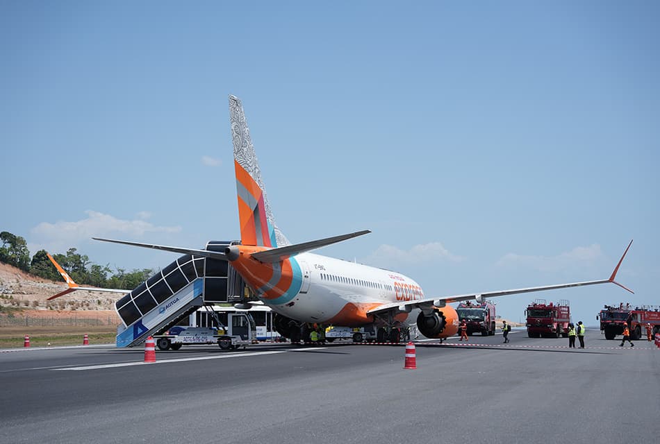 Air India Express ลงจอดแรง ล้อหน้าพัง ปิดรันเวย์ภูเก็ตชั่วคราว