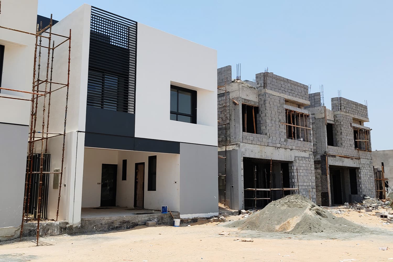 economic_business_thai_house_construction_SPACEBAR_Hero_007e1d8491.jpg