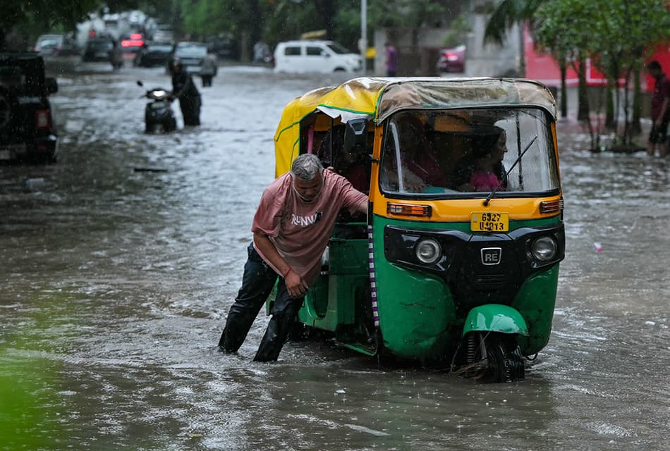 ฝนถล่ม-น้ำท่วมหนักอินเดีย-เนปาลเสียชีวิตรวมเกือบ 100 ราย