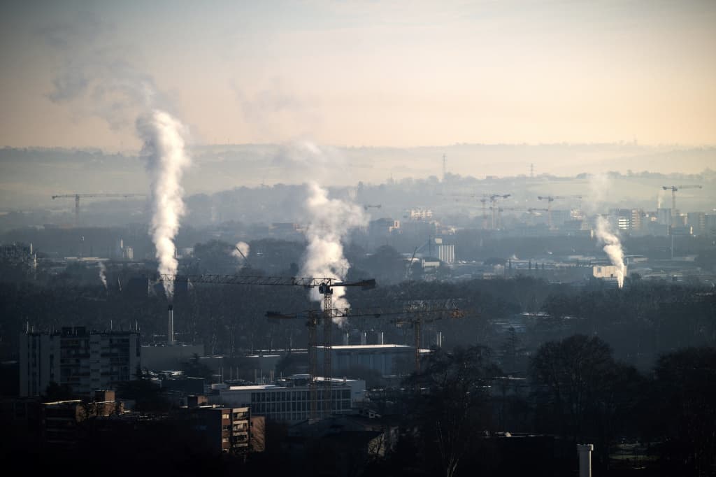 ฝรั่งเศสล้มเหลวเป้าหมายลดก๊าซเรือนกระจก ปี 2025 ลดลงเพียง 1.6%