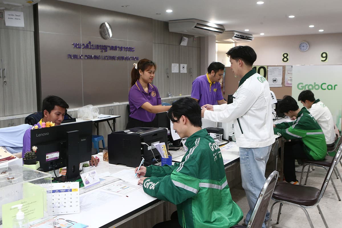 grab-driver-registered-department-transport-application-SPACEBAR-Photo01.jpg