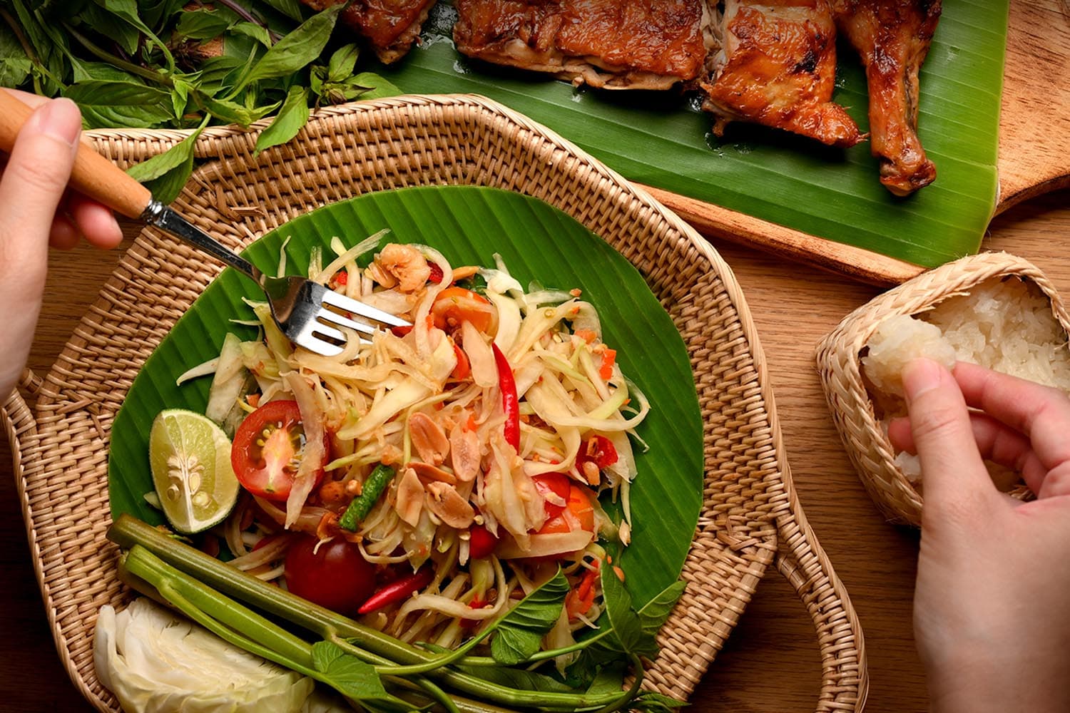 ‘ส้มตำ’ แชมป์ทั้งปี Grab ชี้คนไทยสั่ง 16 ล้านจาน