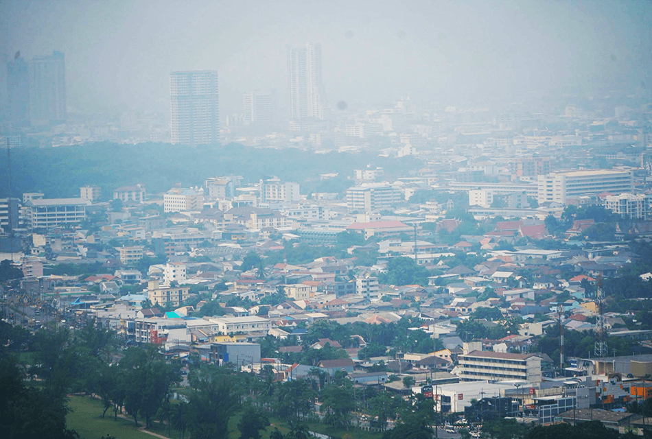เกิดอะไรขึ้นที่หาดใหญ่? หมอกควันปกคลุมเมือง PM2.5 จากไฟป่าอินโดฯ ลอยข้ามแดนถึงภาคใต้ไทย