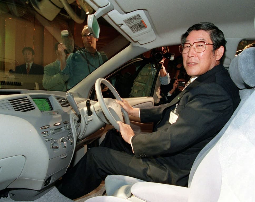 ฮิโรชิ โอคุดะ อดีตหัวหน้าโตโยต้า ผู้บุกเบิกรถไฮบริด Prius จากโลกไปในวัย 93 ปี