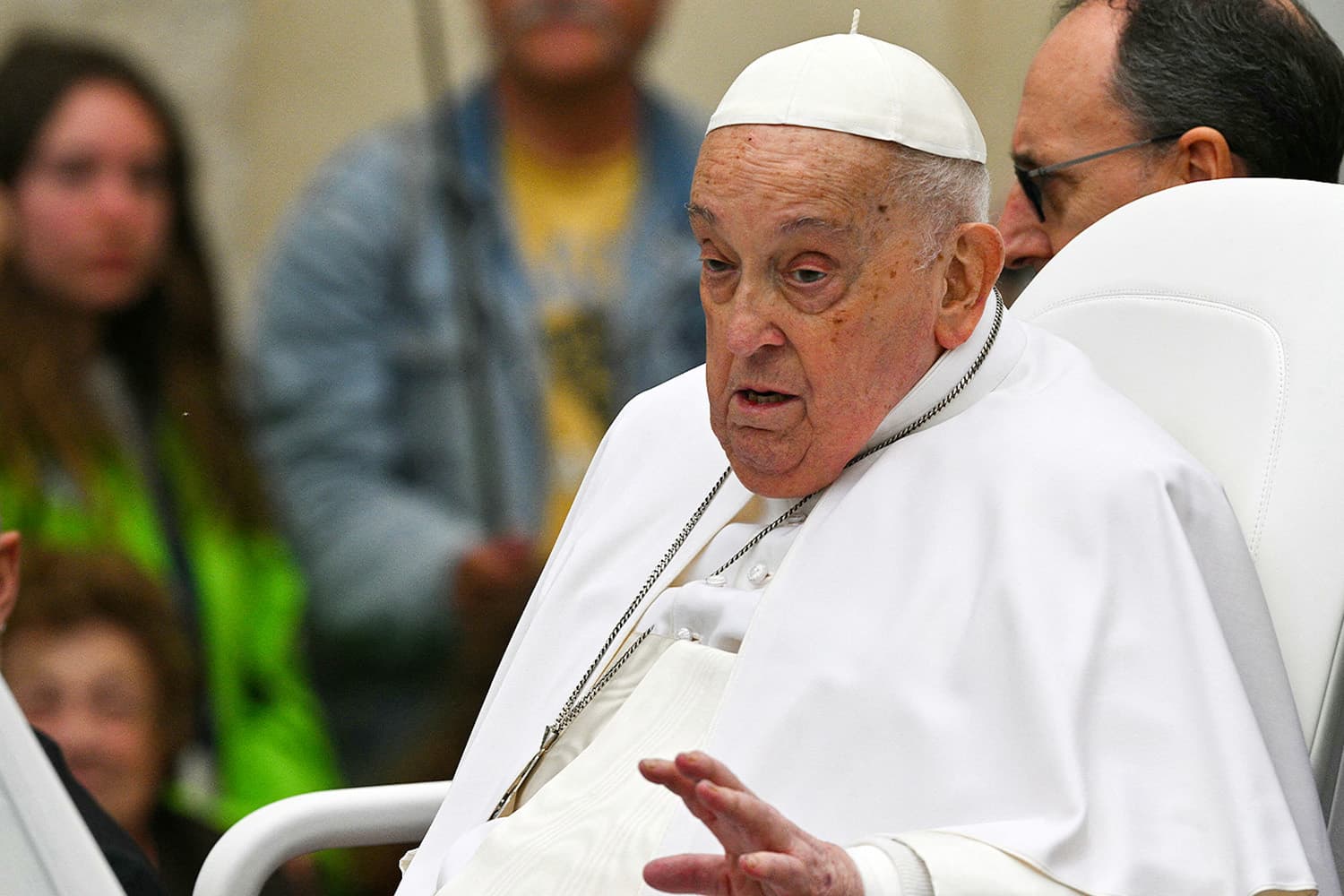how_a_conclave_elects_a_new_pope_SPACEBAR_Hero_c70cc16309.jpg