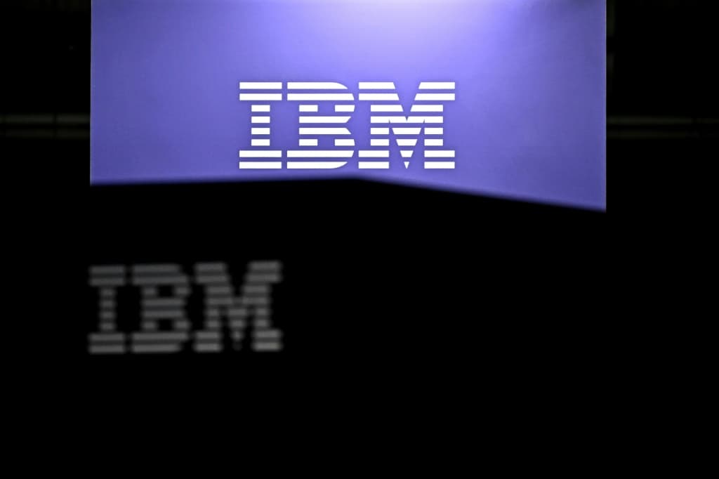 หุ้น IBM ดิ่ง 24% หลังผลประกอบการไตรมาส 2 ต่ำกว่าคาด กระแส AI ฉุดธุรกิจแกนหลัก