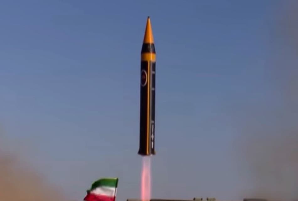 อิหร่านติดตั้งขีปนาวุธพิสัยไกล ‘คอร์รัมชาห์ร 4’ ส่งสัญญาณเตือนศัตรูใน-นอกภูมิภาคตะวันกลาง