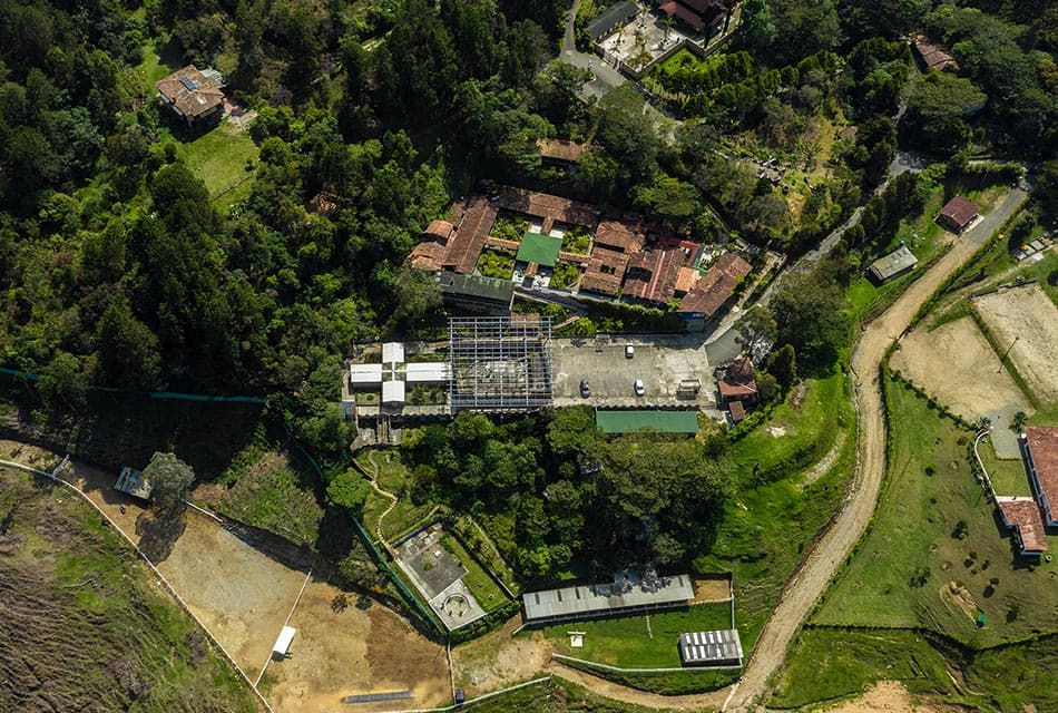 ‘ลา กาเตดรัล’ คุกส่วนตัวสุดหรูของ ‘ราชาโคเคนแห่งโคลอมเบีย’ ที่มีทั้งสนามฟุตบอล น้ำตก และผู้หญิง