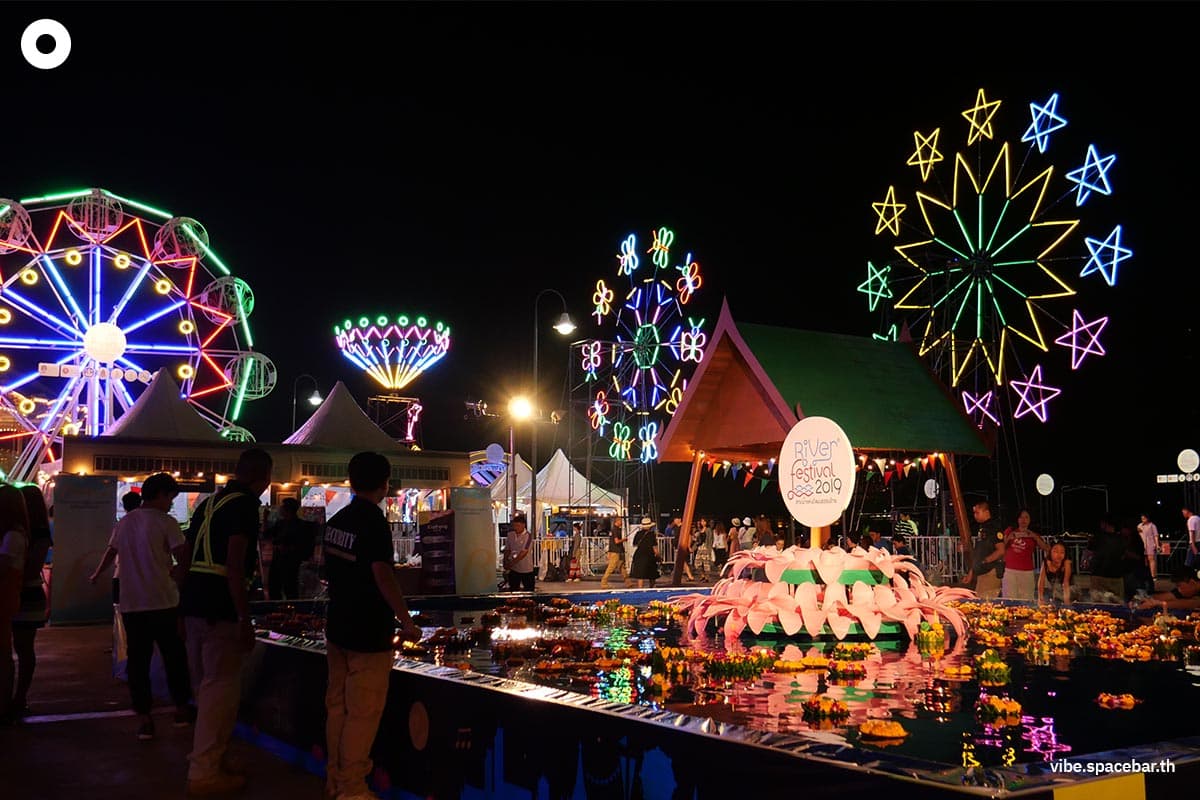 loy_krathong_digital_vs_traditional_save_energy_SPACEBAR_Photo02_50808ddb3c.jpg
