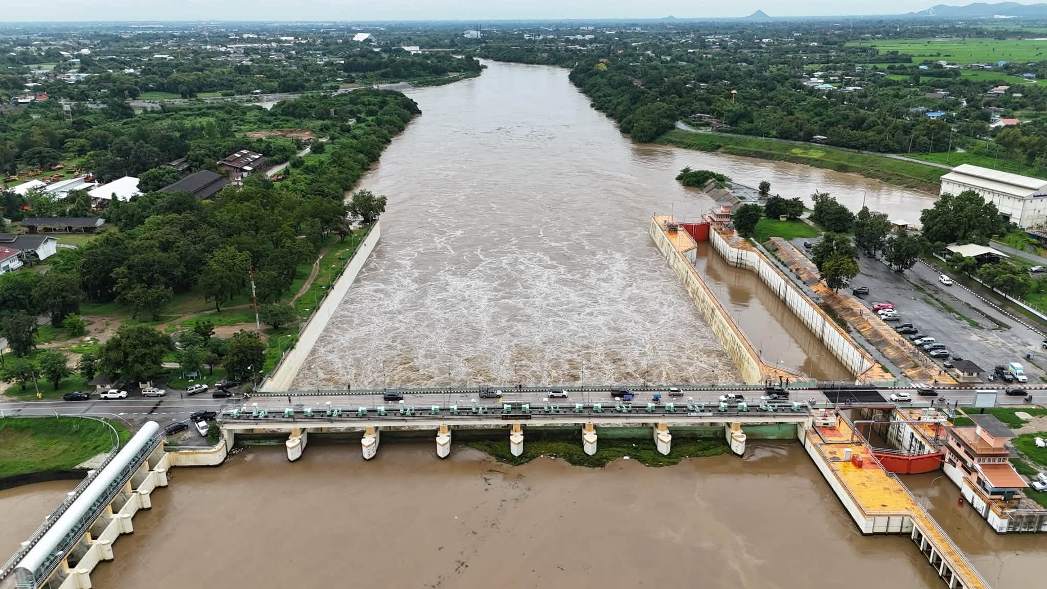 ‘เขื่อนแม่กลอง’ ประกาศเตือน 5 จังหวัดท้ายเขื่อนรับมือน้ำขึ้นสูงสุด 2.50 ม.