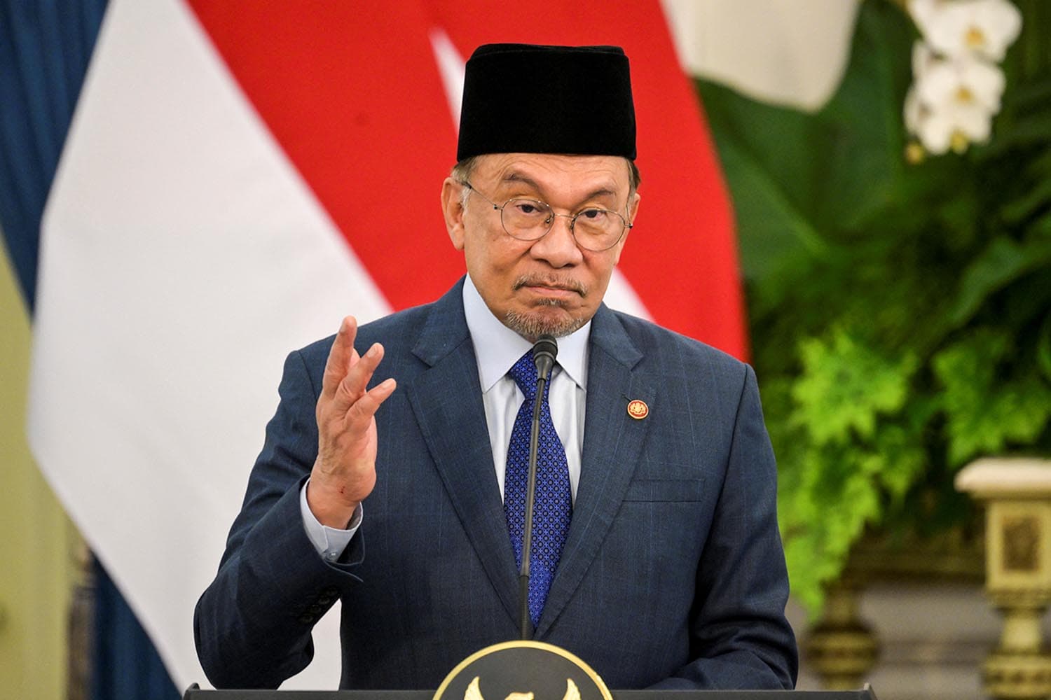 ‘อันวาร์’ ยืนยันเชิญ ‘ทรัมป์’ ร่วมประชุมอาเซียนแม้ ‘มหาเธร์’ คัดค้าน ชี้เป็นโอกาสของมาเลเซีย