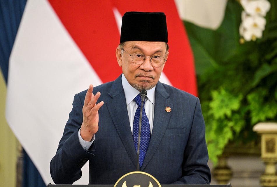 ‘อันวาร์’ ยืนยันเชิญ ‘ทรัมป์’ ร่วมประชุมอาเซียนแม้ ‘มหาเธร์’ คัดค้าน ชี้เป็นโอกาสของมาเลเซีย