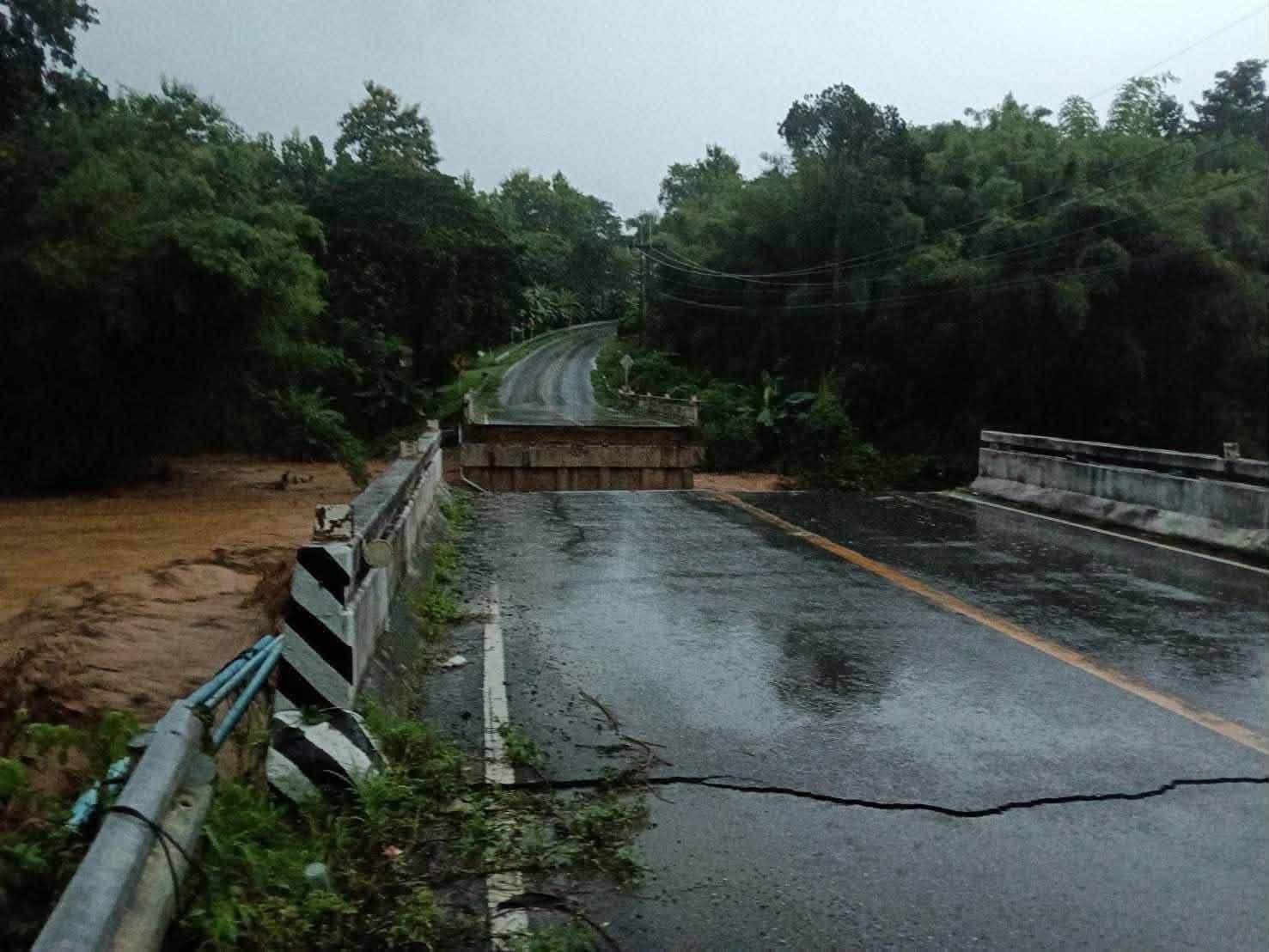 nan-flood-crisis-heavy-rain-flash-flood-bridges-damaged-3.jpg