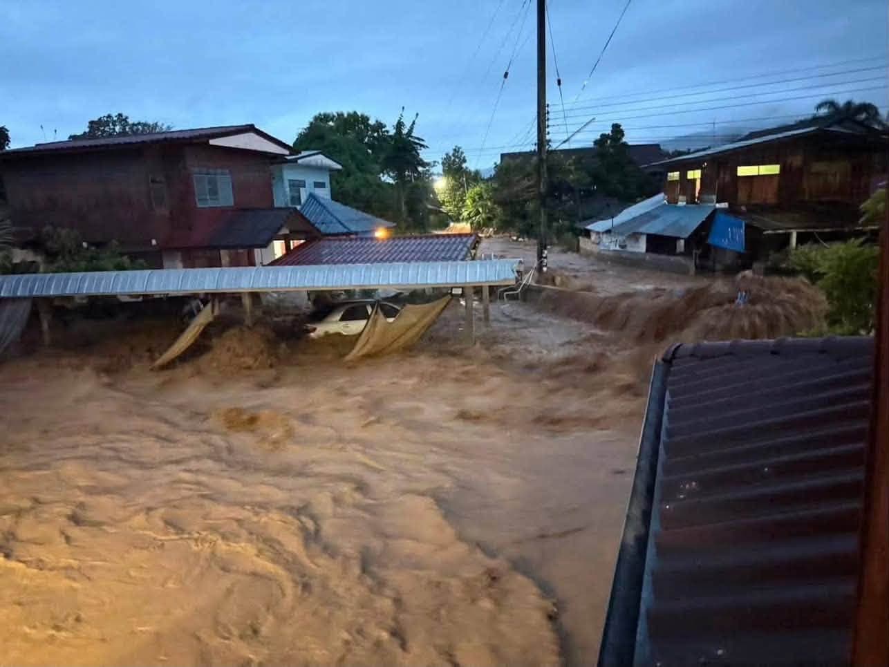 nan-flood-crisis-heavy-rain-flash-flood-bridges-damaged-4.jpg