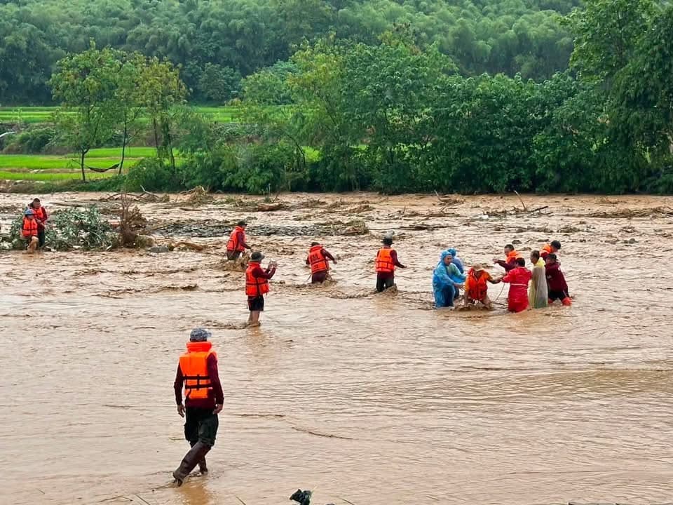 nan-floods-hit-4-districts-reservoir-capacity-nears-98-percent-1.jpg