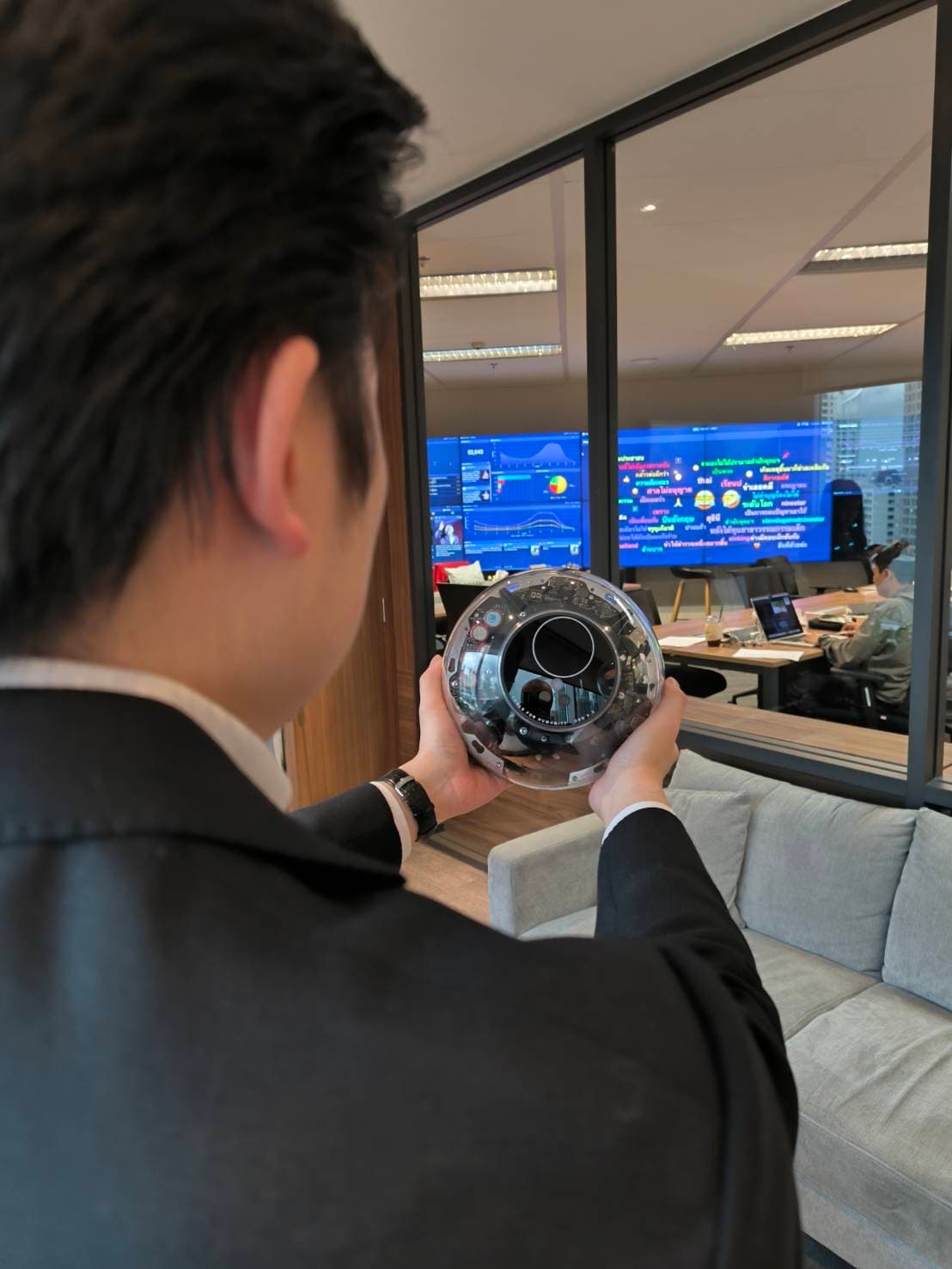 orb1.jpg