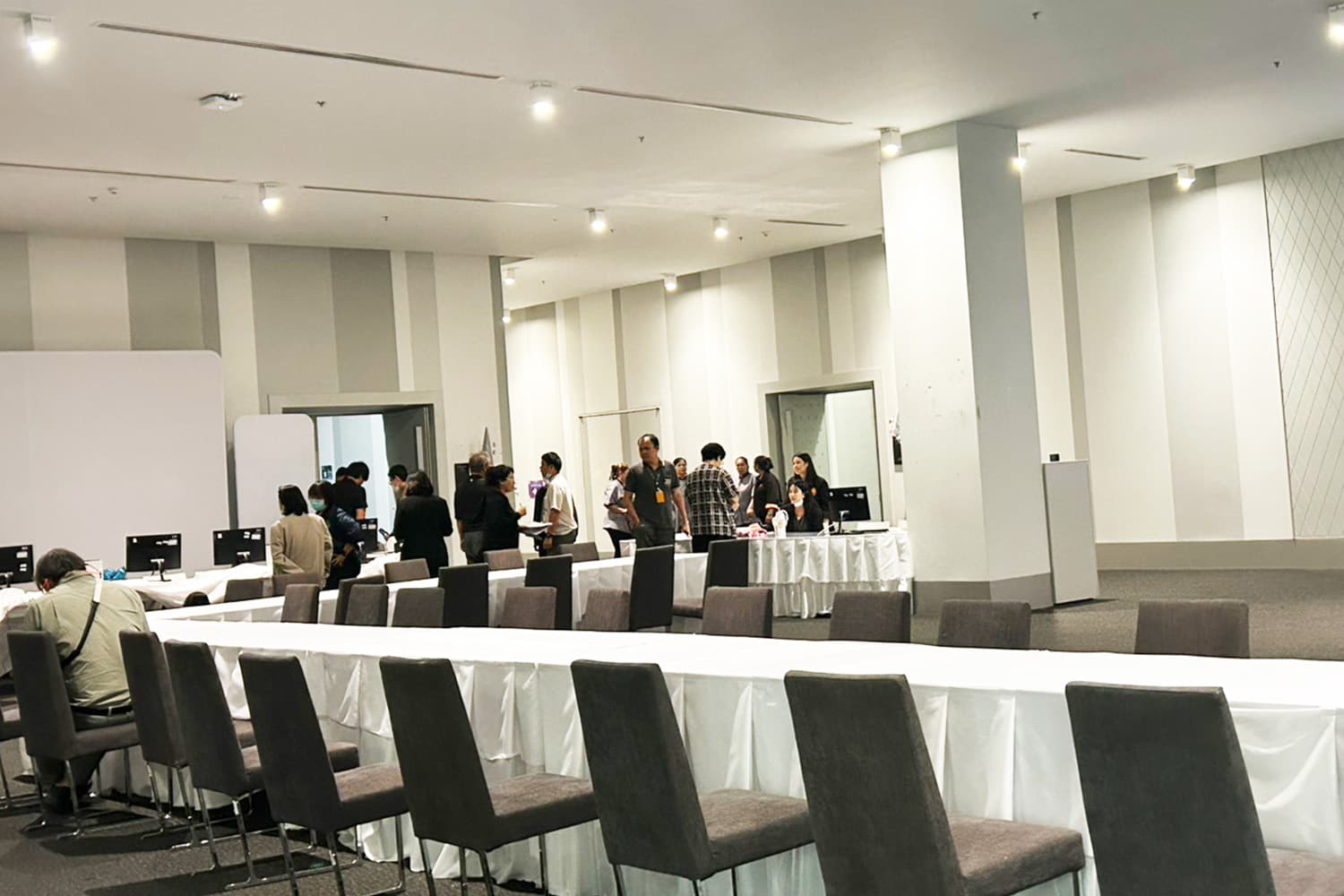 สภาฯ เร่งเตรียมสถานที่ หลังมีข่าวรับรองผล สส.วันนี้