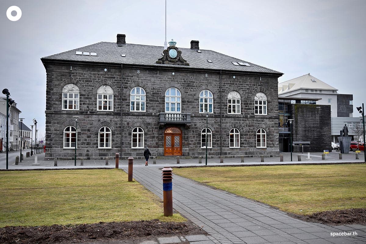 parliment_building_around_the_world_SPACEBAR_Photo04_ac43efb9db.jpg