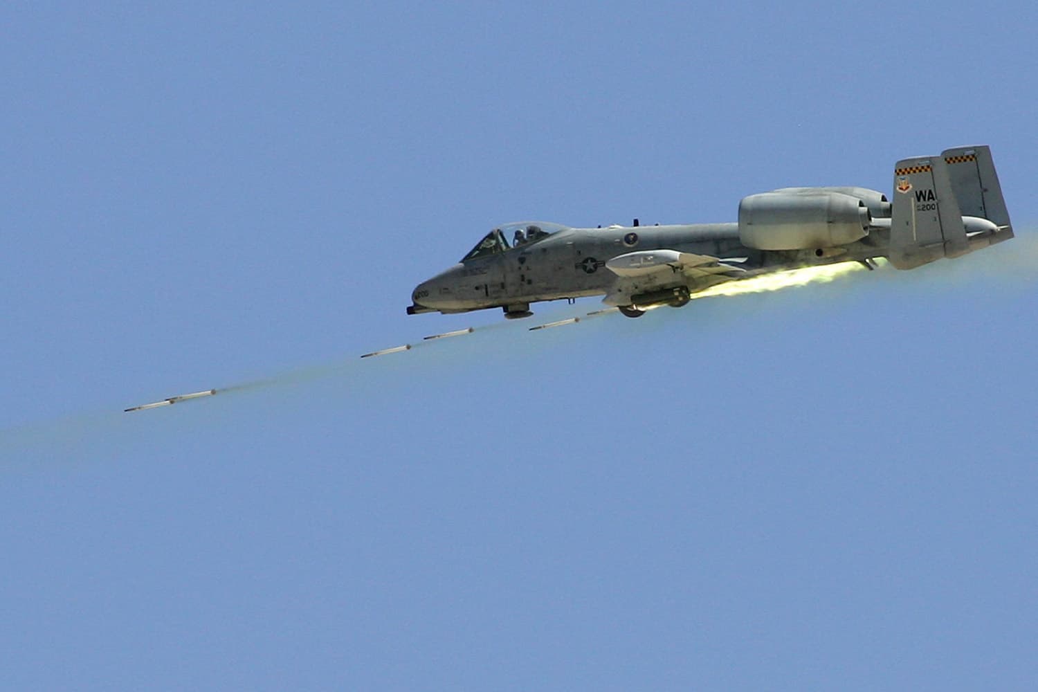 ส่อแววบุกภาคพื้นดิน? เพนตากอนเพิ่มฝูงบินเครื่องบินโจมตี A-10 ในตะวันออกกลางเป็น 2 เท่า