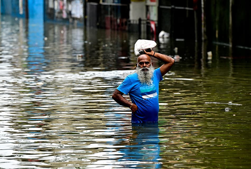 Photo Story : ศรีลังกาวิกฤต! พายุ ‘ไซโคลนดิตวะฮ์’ พัดถล่ม น้ำท่วมรุนแรงสุดในรอบ 22 ปี