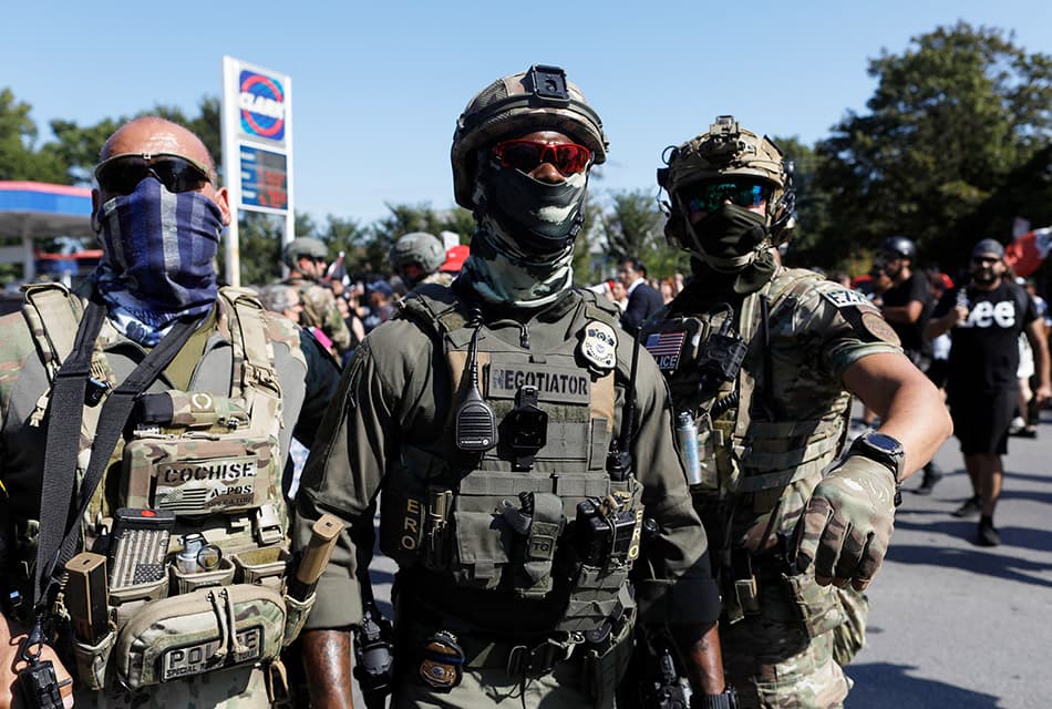 Photo Story: รัฐบาลทรัมป์ประกาศเมืองชิคาโกเป็น ‘เขตสงคราม’